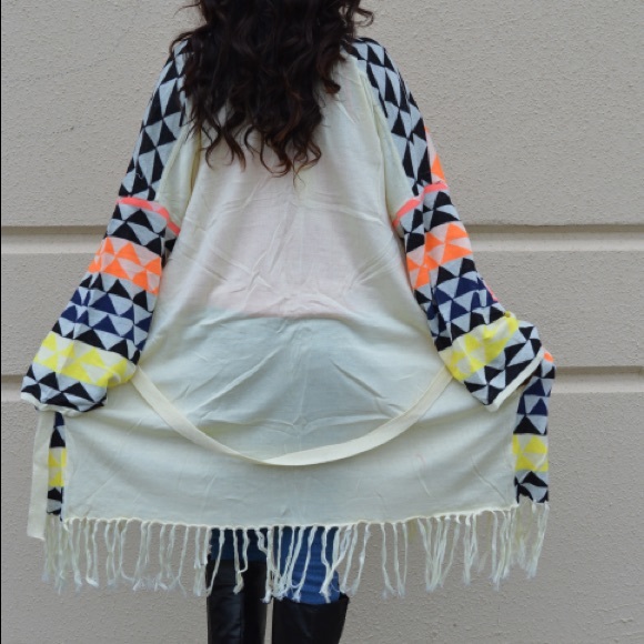 Geometric Pattern Cardigan - Picture 2 of 3